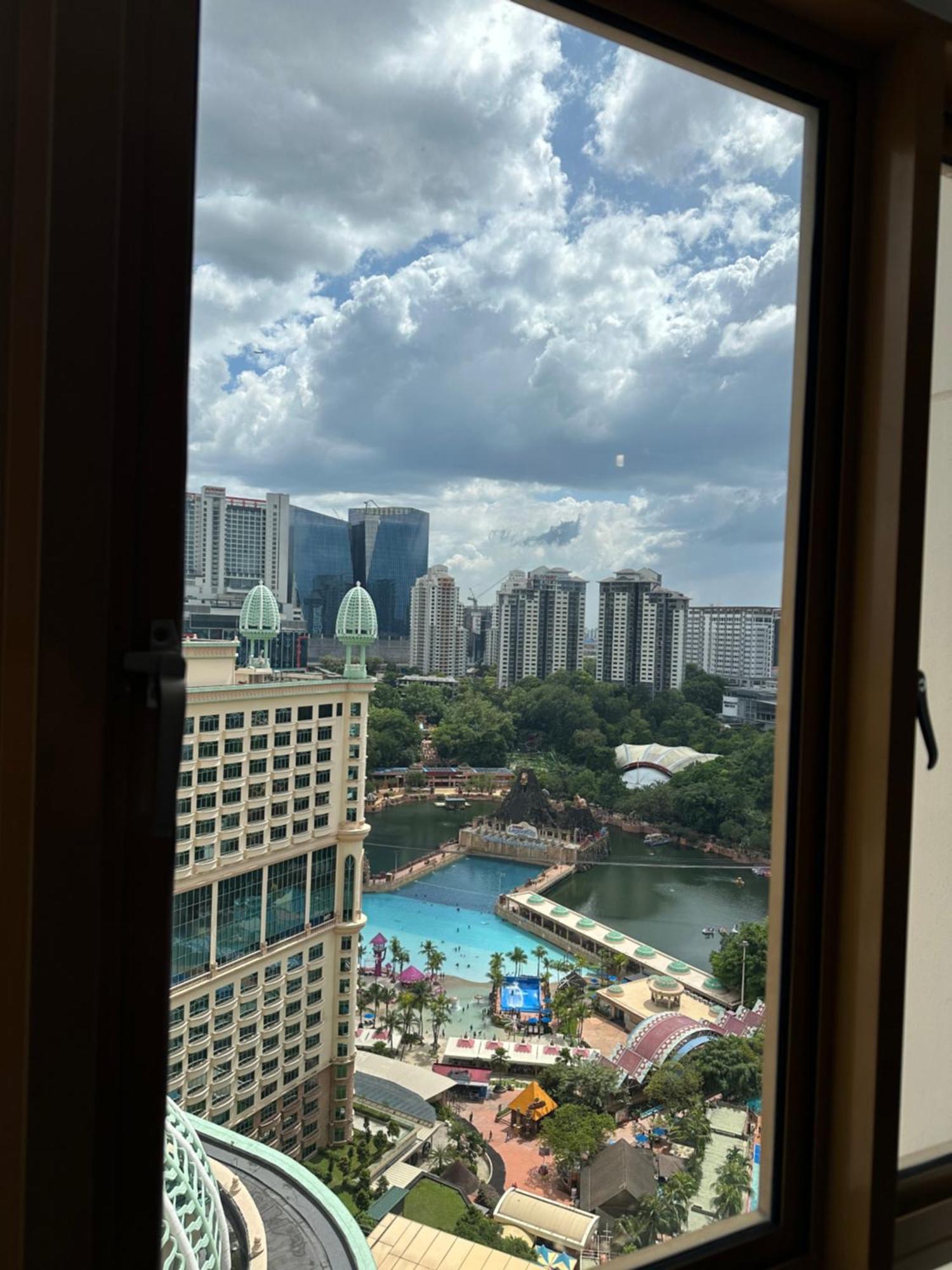 Resort Suites By Landmark At Bandar Sunway Sunway Lagoon Kampong Penaga  Exterior photo